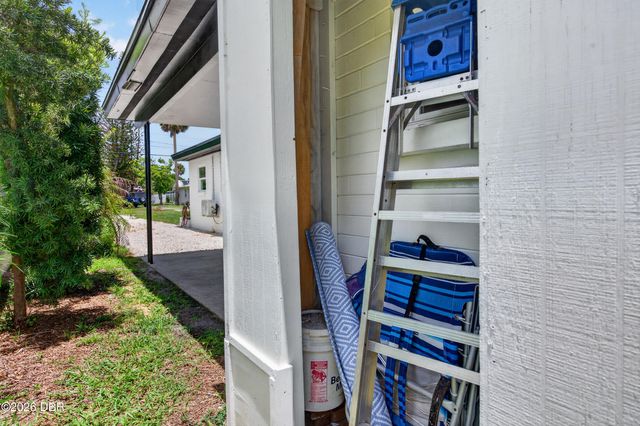 240 Hartford Avenue, Daytona Beach, FL 32118