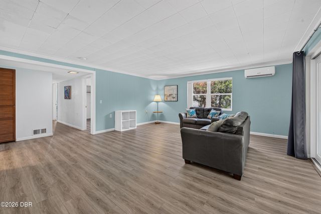 240 Hartford Avenue, Daytona Beach, FL 32118