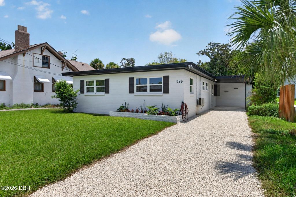 240 Hartford Avenue, Daytona Beach, FL 32118
