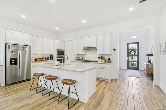 155 Miraval, Boerne, TX 78006