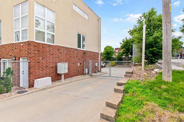 3983 PENNSYLVANIA Avenue, Kansas City, MO 64111