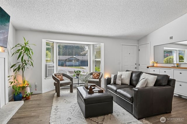 332 S 314th Place, Federal Way, WA 98003