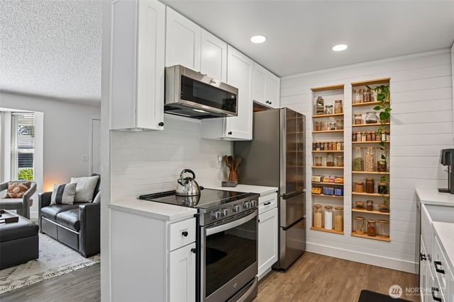 332 S 314th Place, Federal Way, WA 98003