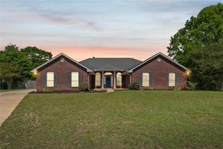 1445 Hunters Court N, Mobile, AL 36695