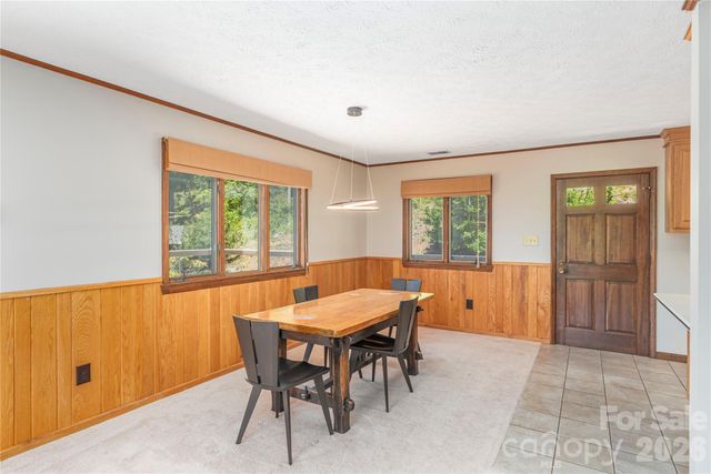 250 Lynn Cove Road, Asheville, NC 28804
