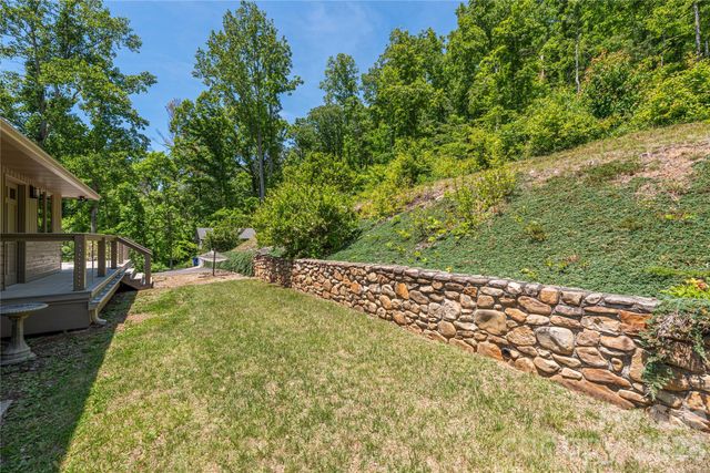 250 Lynn Cove Road, Asheville, NC 28804