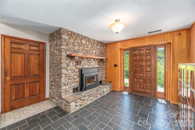 250 Lynn Cove Road, Asheville, NC 28804