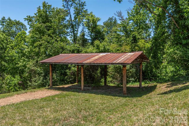 250 Lynn Cove Road, Asheville, NC 28804