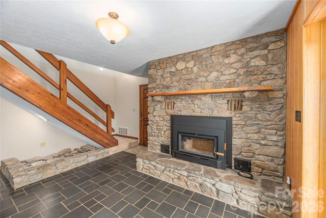 250 Lynn Cove Road, Asheville, NC 28804