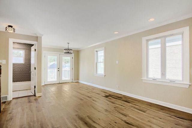 11012 S Springfield Avenue, Chicago, IL 60655