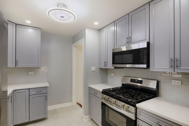 11012 S Springfield Avenue, Chicago, IL 60655