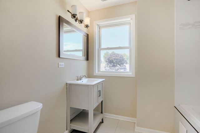 11012 S Springfield Avenue, Chicago, IL 60655