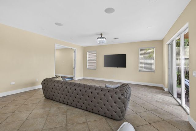 1724 Annandale Circle, Royal Palm Beach, FL 33411