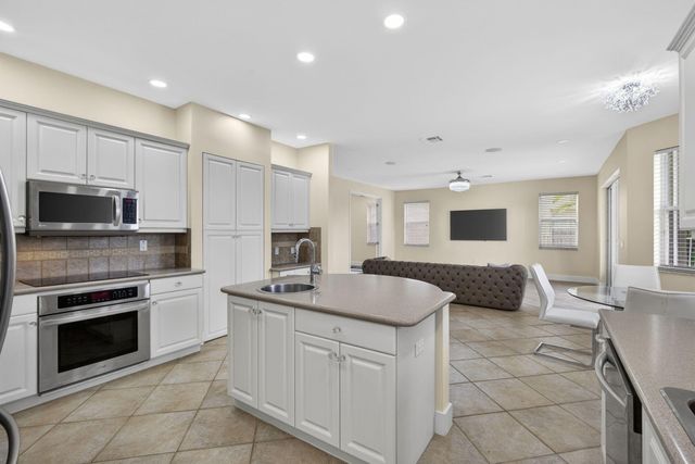 1724 Annandale Circle, Royal Palm Beach, FL 33411