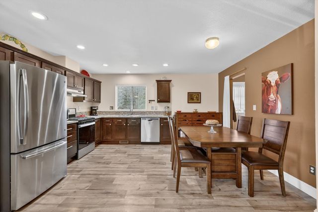 12114 Wolf Rd, Grass Valley, CA 95949