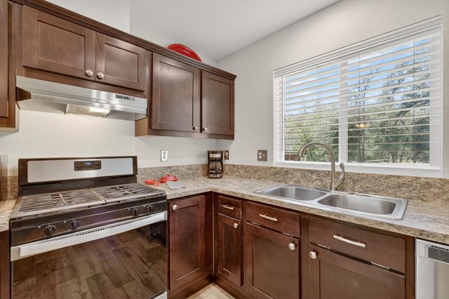 12114 Wolf Rd, Grass Valley, CA 95949