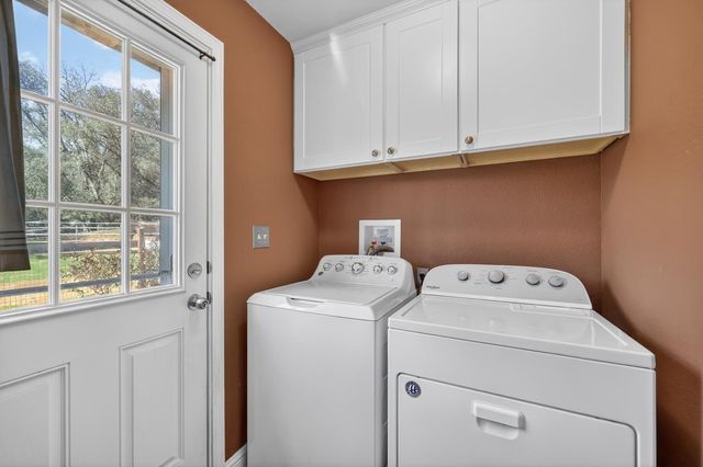 12114 Wolf Rd, Grass Valley, CA 95949