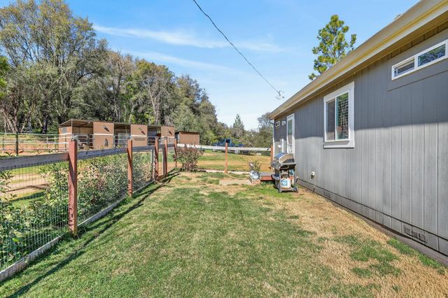 12114 Wolf Rd, Grass Valley, CA 95949