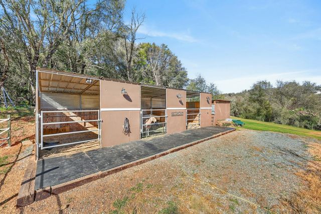 12114 Wolf Rd, Grass Valley, CA 95949