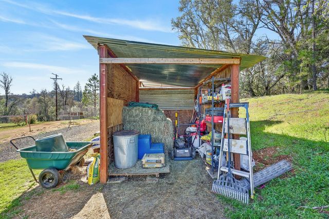 12114 Wolf Rd, Grass Valley, CA 95949