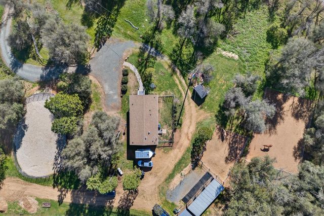 12114 Wolf Rd, Grass Valley, CA 95949