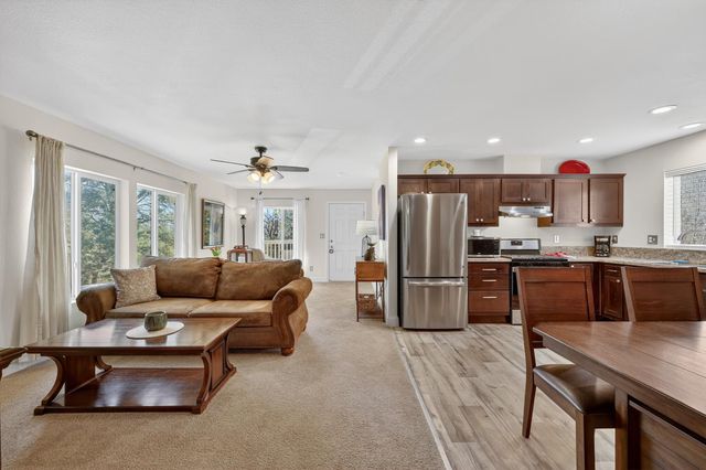 12114 Wolf Rd, Grass Valley, CA 95949