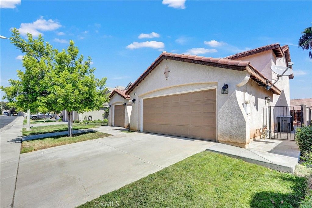 833 Pheasant Street, Corona, CA 92881 — photo 4