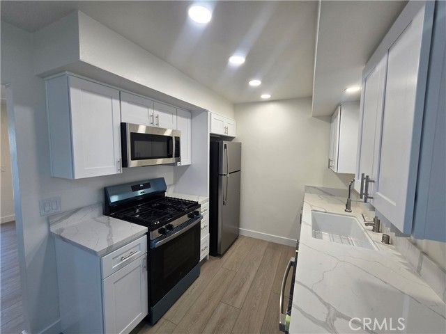 225 7th Street 3, Huntington Beach, CA 92648