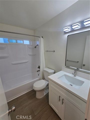 225 7th Street 3, Huntington Beach, CA 92648