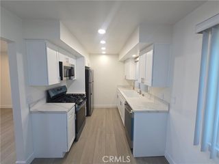 225 7th Street 3, Huntington Beach, CA 92648