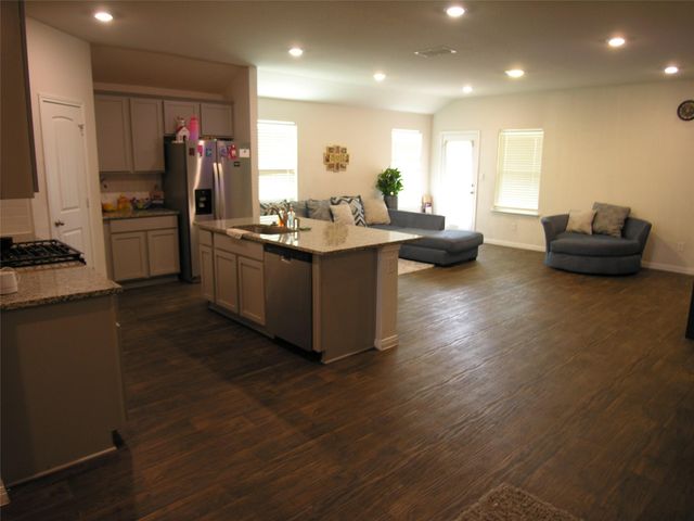 13700 Dismuke DR, Manor, TX 78653