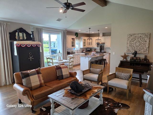 4142 Fm 2194, Celeste, TX 75423