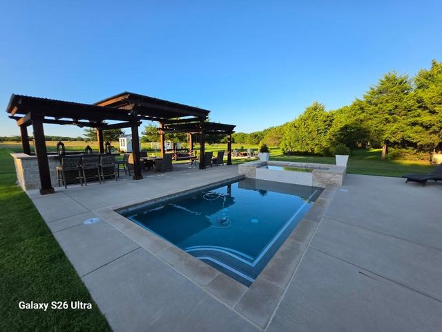 4142 Fm 2194, Celeste, TX 75423