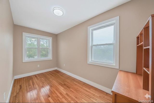 20202 109th Avenue, Saint Albans, NY 11412