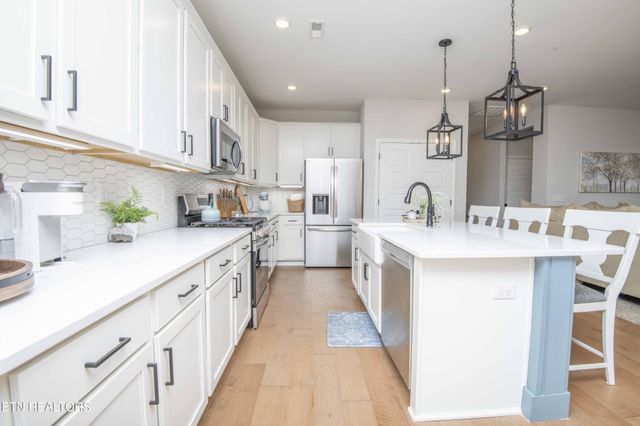 471 Sugar Maple Tr, Lenoir City, TN 37771