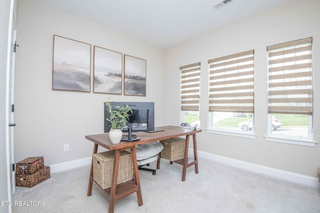 471 Sugar Maple Tr, Lenoir City, TN 37771