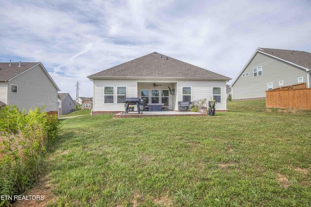 471 Sugar Maple Tr, Lenoir City, TN 37771