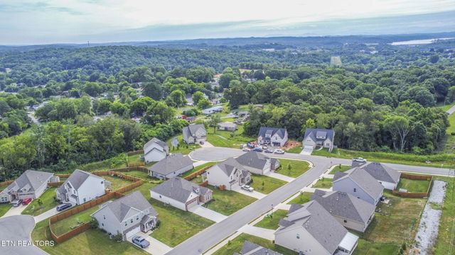 471 Sugar Maple Tr, Lenoir City, TN 37771