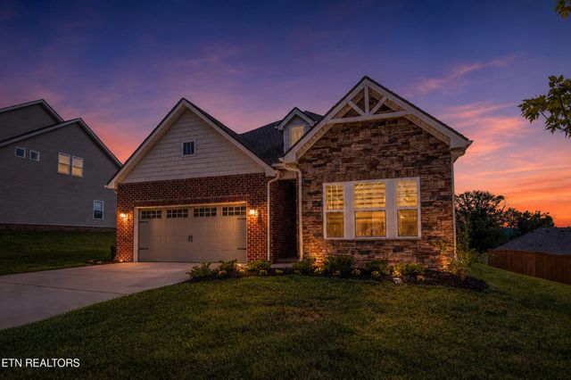 471 Sugar Maple Tr, Lenoir City, TN 37771