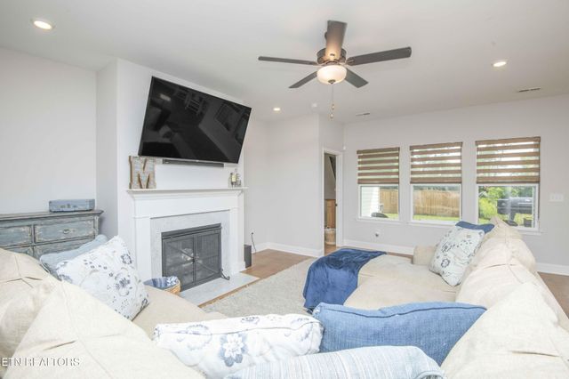 471 Sugar Maple Tr, Lenoir City, TN 37771