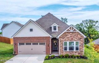 471 Sugar Maple Tr, Lenoir City, TN 37771
