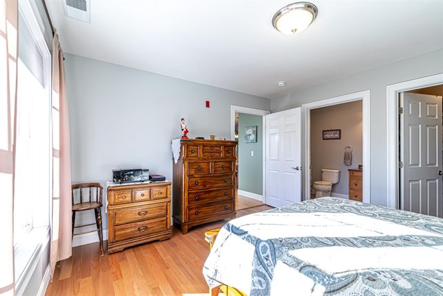 6 Stearns Ln Apt 201, Merrimack, NH 03054