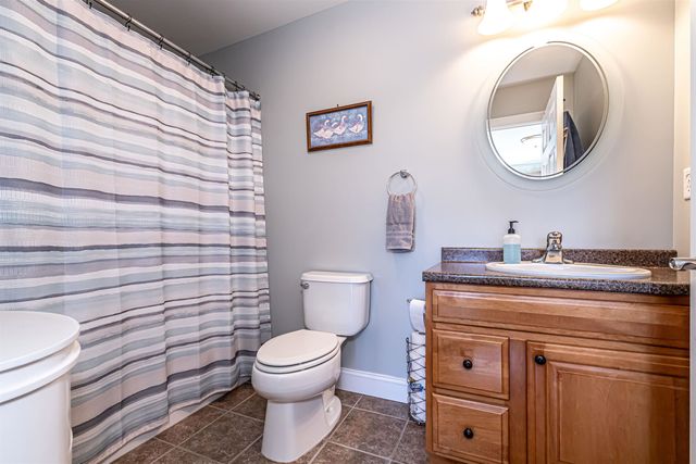 6 Stearns Ln Apt 201, Merrimack, NH 03054