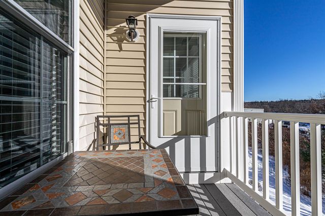 6 Stearns Ln Apt 201, Merrimack, NH 03054