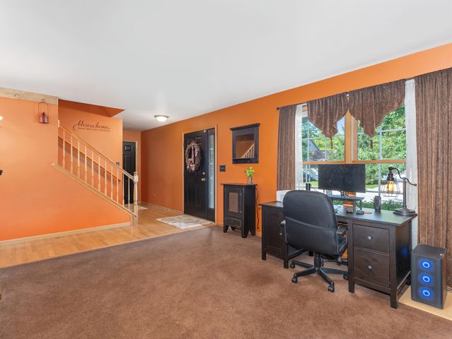 301 Savoy Drive, Shorewood, IL 60404