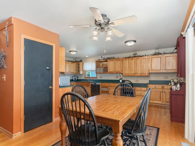 301 Savoy Drive, Shorewood, IL 60404