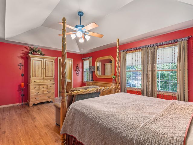 301 Savoy Drive, Shorewood, IL 60404