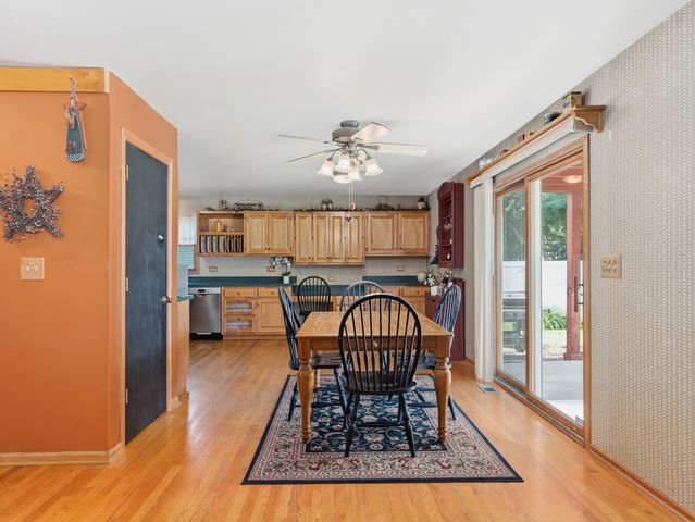 301 Savoy Drive, Shorewood, IL 60404