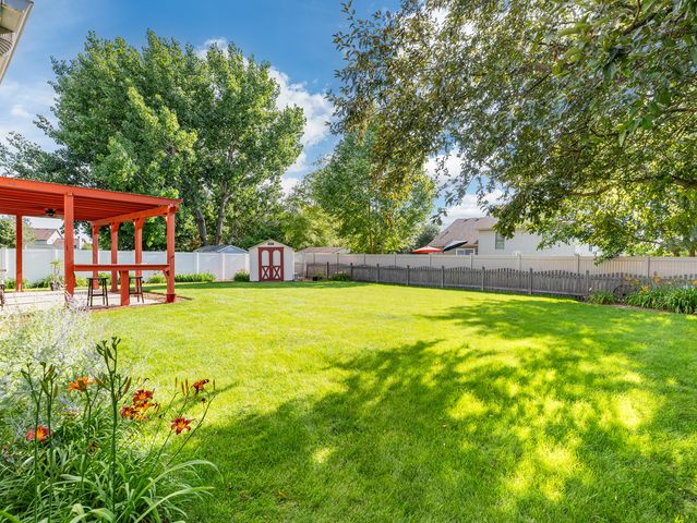 301 Savoy Drive, Shorewood, IL 60404