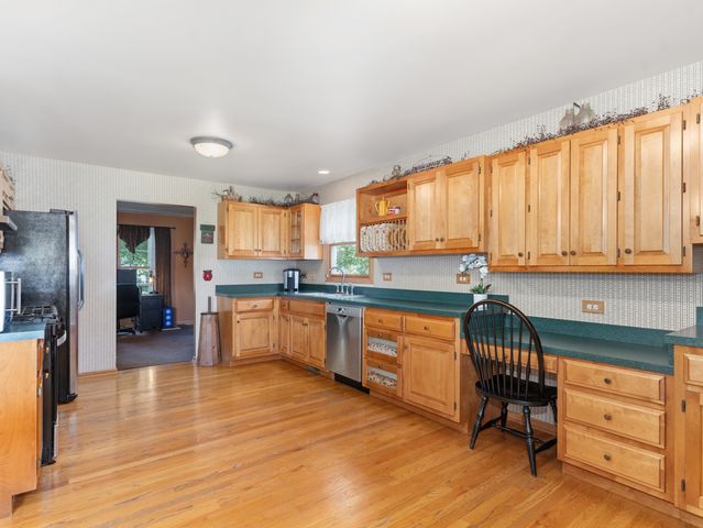 301 Savoy Drive, Shorewood, IL 60404